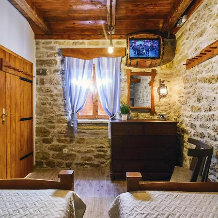 Holiday home 3 Bedroom Awesome In Medvida