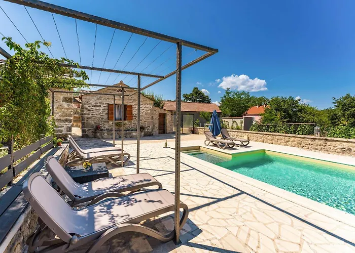 3 Bedroom Pet Friendly In Semesterbostad Medvida
