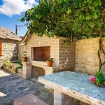 بيت للعطل 3 Bedroom Pet Friendly In *