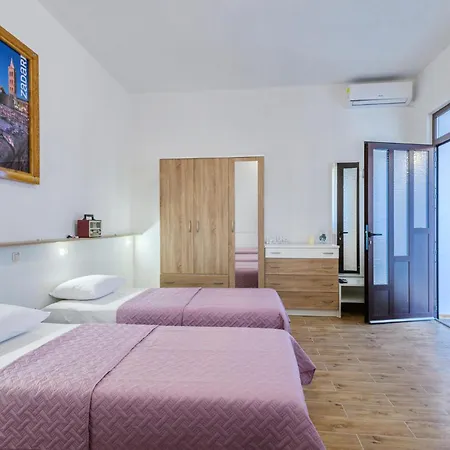 3 Bedroom Awesome In *