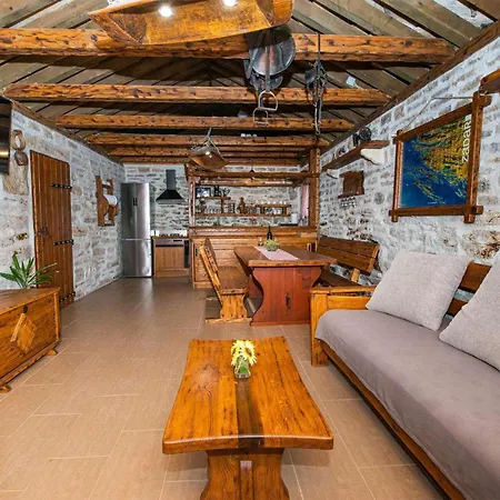 3 Bedroom Awesome In Casa de Férias *