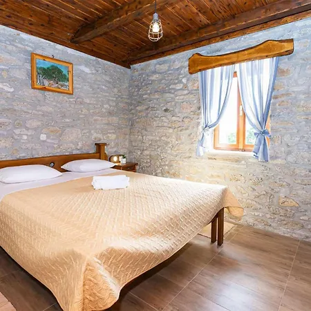 3 Bedroom Awesome In * Medvida