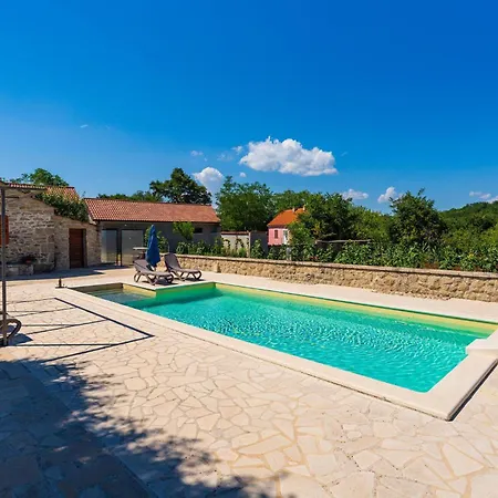 3 Bedroom Awesome In * Medvida