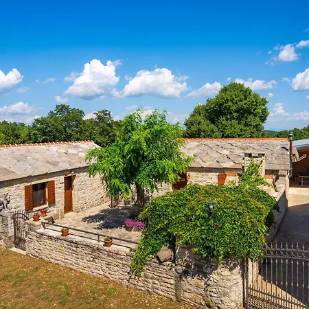 3 Bedroom Awesome In