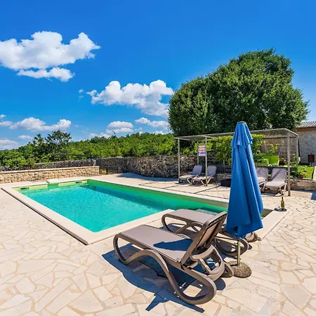 Holiday home 3 Bedroom Pet Friendly In Medvida