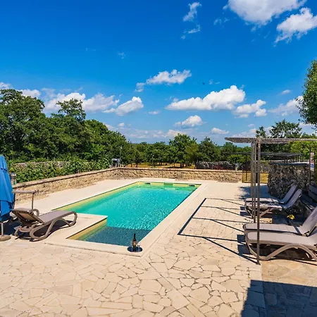 3 Bedroom Awesome In Casa de Férias