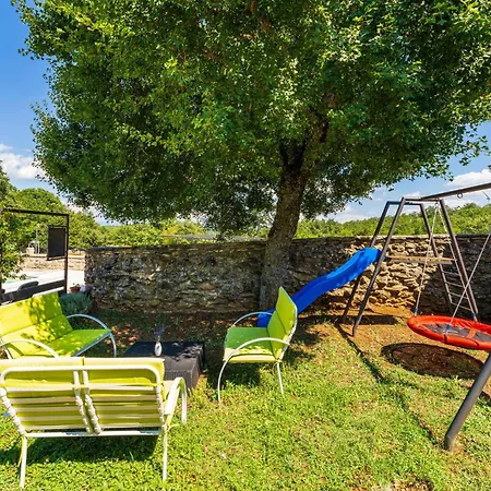 Holiday home 3 Bedroom Pet Friendly In