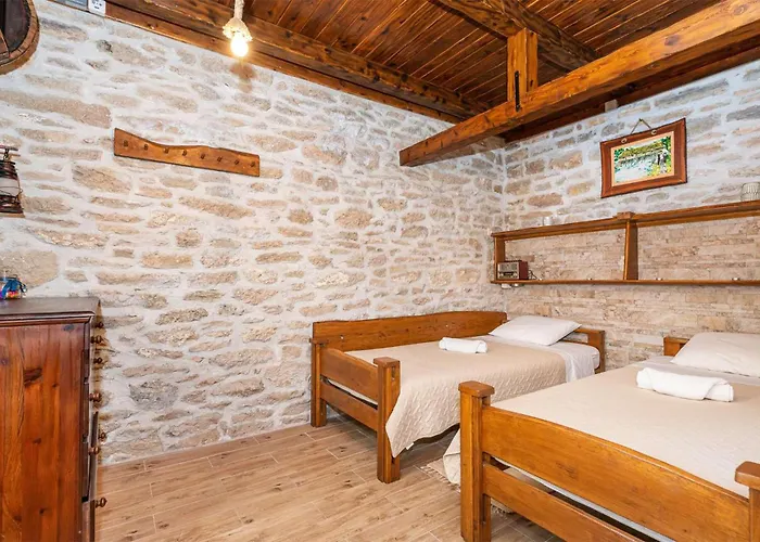 3 Bedroom Pet Friendly In