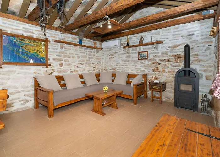 Holiday home 3 Bedroom Pet Friendly In *